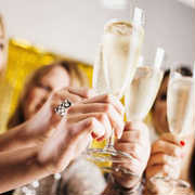 クリスマスにお酒とおつまみを持ち寄って。パーティーが盛り上がる人気ギフトリスト
