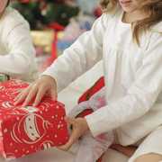 【男女別】小学生に贈るクリスマスプレゼント。人気グッズは「学年別」に選ぼう