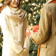 社会人の彼女へ贈るクリスマスプレゼント。日常の中で、想いが伝わるアイテム