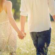 結婚2年目の記念日は「綿婚式」。二人の絆を深めるプレゼントの選び方