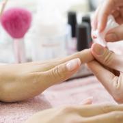 ネイルのプレゼントはいかが?誕生日に、女友達のキレイを底上げするギフト12選