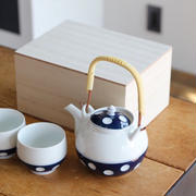 職場の同僚や上司・部下への結婚祝いギフト特集!喜んでもらえる賢いプレゼント選び