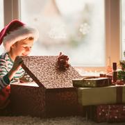 男の子が喜ぶ人気クリスマスプレゼント!タイプ別とっておきアイテム15選