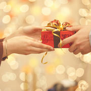 彼へのクリスマスプレゼントにセーターを。寒い冬に活躍するファッションアイテム