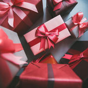 【1万円以内】彼氏へ贈るクリスマスプレゼント特集!喜ばれるギフトを厳選!
