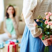還暦祝いに母がもらって嬉しいプレゼントとは?絶対に喜ばれる厳選アイテム