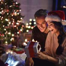 大学生の彼女に。クリスマスプレゼントに喜ばれる、大人かわいいアイテム特集。