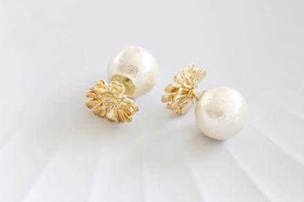 フラワーピアス