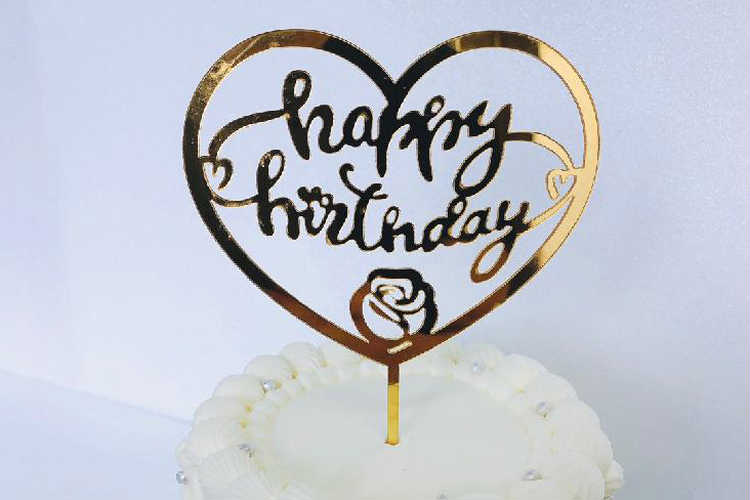 Cake Topper(ケーキの上に飾る”happy birthday”のデコレーションアイテム)※有料 | オプション