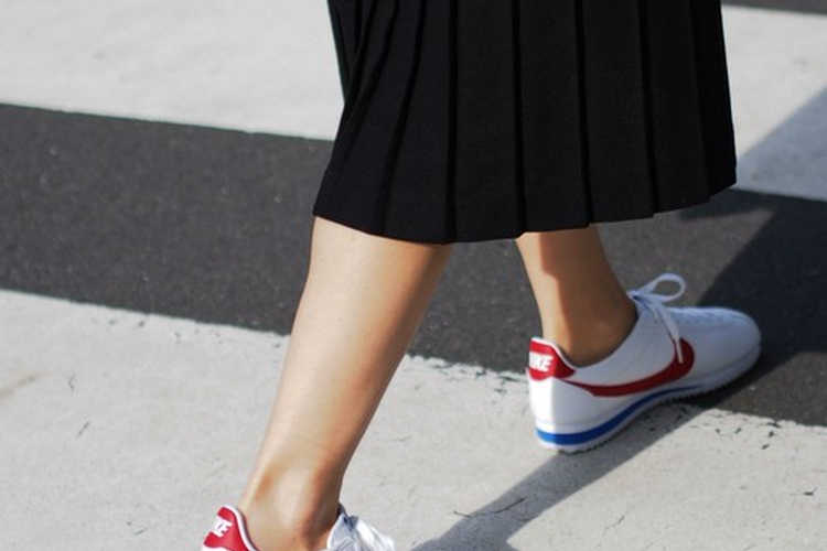 彼女が喜ぶスニーカーのプレゼント特集 女性に人気のブランドはどこ Anny アニー