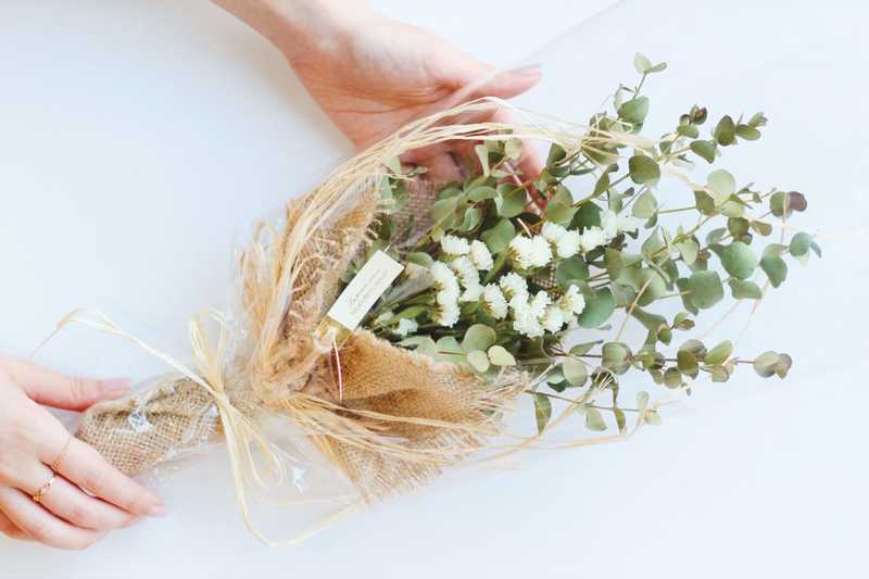 結婚祝いにドライフラワーを贈ろう 風合いがおしゃれな花のプレゼント Anny アニー